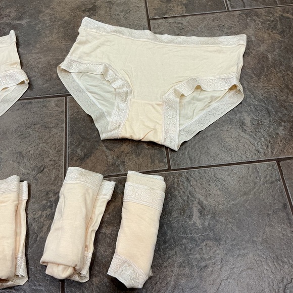🔥3/$42 w FREE SHIPPING🔥 Cream ladies Underwear Set- 7 pairs - Picture 2 of 5